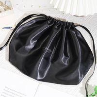 Grand sac à cordon en satin à fond carré personnalisé Sac à provisions de voyage haut de gamme Pochette cadeau de promotion pour le maquillage Sac à poussière en soie