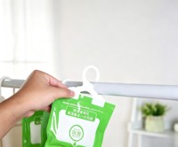 Sachet déshumidificateur suspendu OEM au chlorure de calcium pour armoire et chambre à coucher