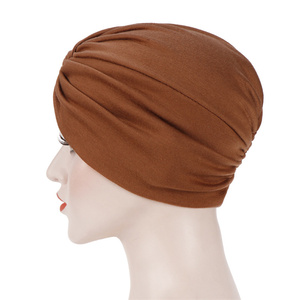 Vente en gros Hijab musulman croisé sur le devant couleur bonbon Hijab indien Chapeau Hijab Fashion Stretch Foulard Couvre <span class=keywords><strong>Bas</strong></span> Chapeau pour cheveux - Product Image 3