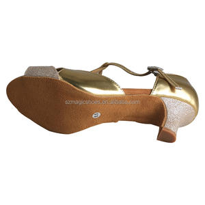Scarpe da ballo da donna Extra larghe di alta qualità con <span class=keywords><strong>tacco</strong></span> <span class=keywords><strong>basso</strong></span> dorato - Product Image 4