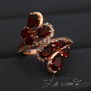 แหวนวินเทจประดับหยกและพลอยแกรนเนตธรรมชาติ พร้อมแซฟไฟร์สังเคราะห์สีขาว จากคอลเลคชั่น Counterattack Series - Product Image 2