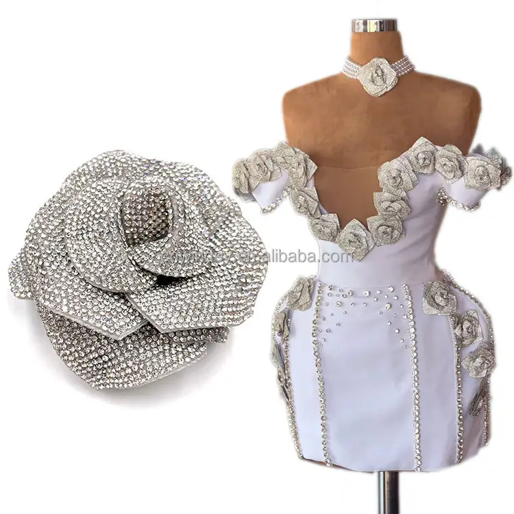 Nuovo strass fatto a mano 3d Rose Flower cucire su Applique cristalli Flora Hotfix patch per abbigliamento