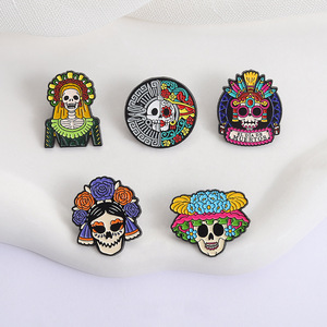 Broche Creativo con Diseño de Calavera y Flor, Tema de Terror del Día de los Muertos, Pin de Solapa Esmaltado, Étnico y Original - Product Image 2