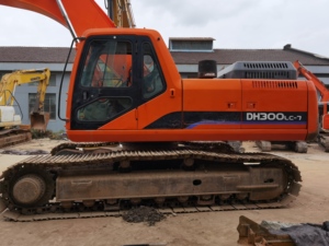 รถขุดขนาดกลาง-ใหญ่ Doosan DH300LC-7 สีเดิมคุณภาพสูง ขายในราคาถูก - Product Image 3