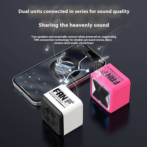 Cao Cấp <span class=keywords><strong>Mini</strong></span> <span class=keywords><strong>Bluetooth</strong></span> Loa Với 50Mm Trình Điều Khiển 360 ° Immersive Âm Thanh Đầy Màu Sắc Hiệu ứng Ánh Sáng Cho Cắm Trại Đi Bộ Đường Dài - Product Image 5