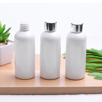 Flacon en plastique PET blanc de 100 ml avec bouchon à pression doré, récipient vide pour lotion, shampoing et nettoyage, impression sérigraphique, usage cosmétique