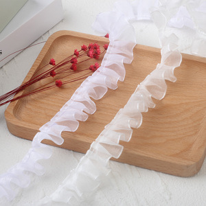 Marchandises en stock : Dentelle plissée à bord épais en mélange de polyester effet fil de neige de 2,5 cm, <span class=keywords><strong>40</strong></span> <span class=keywords><strong>yards</strong></span>/paquet pour la couture et les loisirs créatifs DIY - Product Image 3