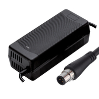 Chargeur intelligent pour batterie Li-ion 54,6 V 2 A 13S 48 V avec ventilateur de refroidissement et prise mâle 3 broches RPG0021 pour scooters