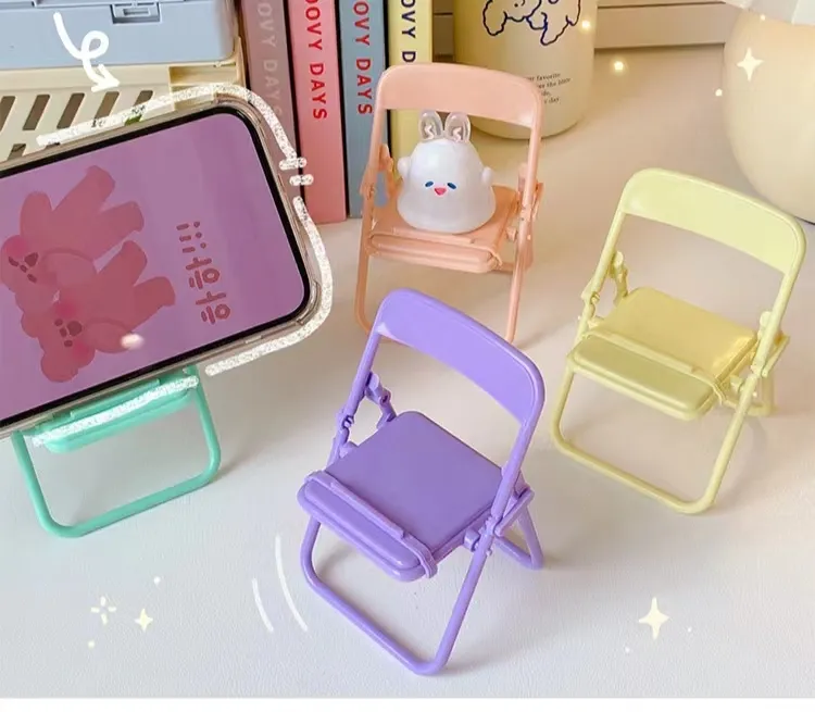 كرسي صغير محمول لطيف مناسب للمكتب بحامل للهاتف المحمول يمكن تقديمه كهدية كزينة مبتكرة