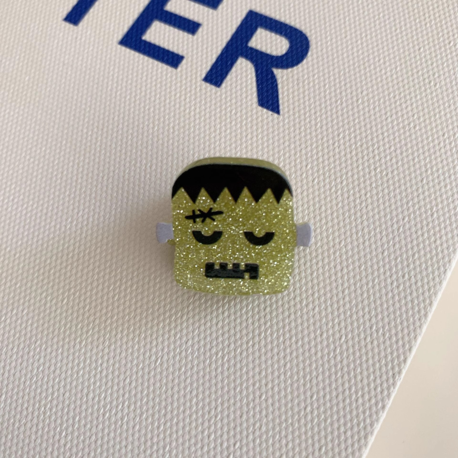 Petite pince à cheveux verte