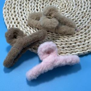 คลิปกรงเล็บตุ๊กตาน่ารักสไตล์เกาหลีลุคไฮเอนด์เหมาะสำหรับฤดูใบไม้ร่วงและฤดูหนาวเหมาะสำหรับ updos 12ซม. คลิปขนครึ่งกรงเล็บ - Product Image 4