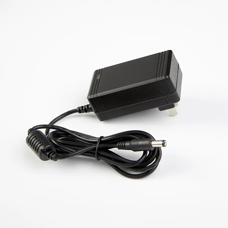 Muurbevestiging Ac/Dc Stroomadapter Met Uk Us Kr Eu Stekker 12V 1700ma 20.4W Pc Materiaal Uitgangsstroom 2a/10a Voedingsadapter