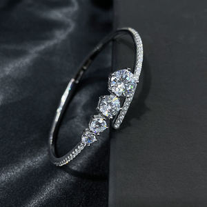 Vendita calda S925 braccialetti in argento Sterling VVS 1CT Moissanite regolabile aperto elegante bracciale con diamanti fatti a mano da donna - Product Image 3