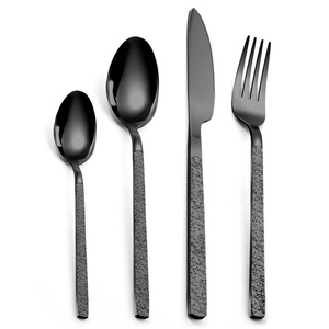 Set da Pranzo in Acciaio Inossidabile Stile Occidentale con Manici Goffrati a Motivo Roccioso Retrò e Lussuoso, Adatto per Dessert e Uso Domestico - Product Image 2