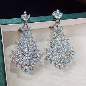 Eleganti Orecchini Pendenti Scintillanti per Donne, Orecchini Lunghi da Indossare Quotidianamente e per Feste, Gioielli alla Moda - Product Image 4