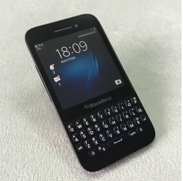 Q5 Refurbished Original Unlocked Cellphone 2GB+8GB 5MP Camera Free Shipping