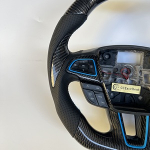 Volant en fibre de carbone au design exceptionnel pour <span class=keywords><strong>Ford</strong></span> <span class=keywords><strong>EcoSport</strong></span> - Product Image 2
