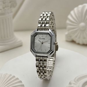 Montre élégante pour femme à cadran polygonal, montre-bracelet à quartz haut de gamme de niche, montre pour étudiante. - Product Image 3