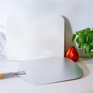 Deslizador de <span class=keywords><strong>pizza</strong></span> crujiente de estilo italiano, piedra para hornear de aluminio y cordierita con cortador, herramientas de madera para <span class=keywords><strong>pizza</strong></span> en caja - Product Image 3