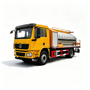 Camion distributeur d'asphalte professionnel de moyenne capacité avec réservoir isolé et pompe chauffante pour une pulvérisation homogène du bitume sur les routes - Product Image 1