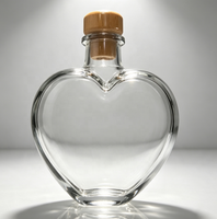 Bouteille en verre de luxe haut de gamme avec forme unique et bouchon en liège, pour la vodka, le whisky et le brandy.