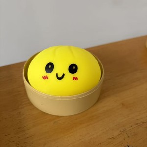 Jouet sensoriel anti-stress en TPR souple à montée lente, en forme de petit pain vapeur mignon avec visage souriant, idéal pour la vente en gros - Product Image 4