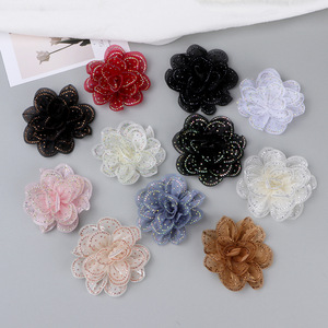 Parche Decorativo Hecho a Mano de 9cm con Flor de Camelia 3D de Tela y Pedrería Estilo Francés para Accesorios de Cabello, Zapatos, Bolsos y Ropa - Product Image 1