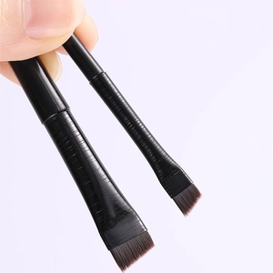 El juego de pinceles delineador de ojos de diseño <span class=keywords><strong>biselado</strong></span> ultrafino incluye <span class=keywords><strong>pincel</strong></span> delineador de ojos de ángulo fino para aplicación de maquillaje - Product Image 3