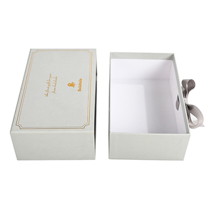 Caja Deslizable de Alta Calidad con Logotipo Personalizado, Inserto y Cinta para Empaque de Regalos de Ropa - Product Image 4