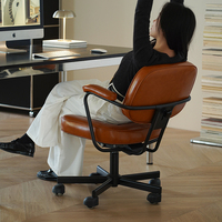 Chaise de bureau ergonomique en cuir au design moderne de style nordique, pivotante, réglable en hauteur, confortable, avec pieds en métal