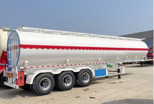 Nouveaux camions-citernes de 45 m pour le transport de pétrole, d'essence et de diesel en Tanzanie, véhicules de transport, semi-remorques à réservoir en acier au carbone/acier inoxydable, Dongfeng - Product Image 2