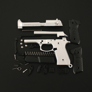 Nuevo diseño Metal Zinc aleación 1:3 Beretta 7,5 CM arma modelo llavero juguete - Product Image 5