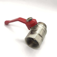 Válvula de Bola de Latón PN20 Manual Resistente a Altas Temperaturas con Mango Largo de Aluminio y Extremos Roscados Hembra/Macho, Personalizable OEM