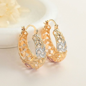Oro Joyeria Vente en gros Boucles d'oreilles créoles pendantes pour femmes et filles, en zircone cubique, plaqué or 18 carats, Bijoux de mode - Product Image 3