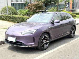 AITO M5 Extended-Range Ultra SUV 4x4 Usato 2025 viola su sfondo albicocca - Product Image 2
