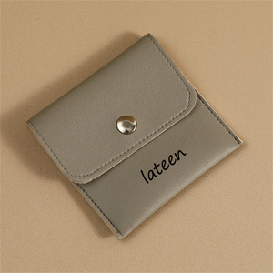 Boîte cadeau en papier noir et blanc avec logo personnalisé de luxe, pochette d'emballage pour bijoux, boîte à bijoux pliable magnétique en carton pour collier et bague - Product Image 6