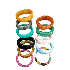 Nouveaux Bracelets Géométriques Facettés en Résine Bleu Ciel Vintage, Bijoux Faits Main Tendance et Élégants en Acrylique Large et Massif pour Femme, Idéaux pour les Fêtes - Product Image 5