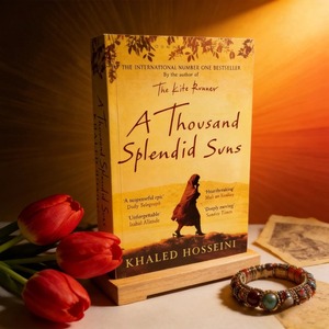 Mille splendidi soleggiamenti di Khaled Hosseini. Romanzo Letterario Classico Senza Tempo, l'Iconico Seguiposto di 'Il Corridore delle Aquette'. - Product Image 5