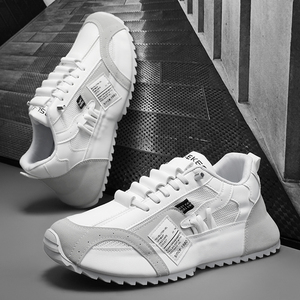 Chaussures de marche quotidiennes d'extérieur en gros avec doublure en maille, semelle épaisse, rehaussantes, baskets de course pour homme - Product Image 1
