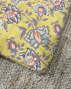 Tela de Algodón Indio Estampada a Mano con Diseño Floral, Ligera, 110 GSM, para Textiles del Hogar, Vestidos, Bolsos, Cortinas y Fundas - Product Image 4