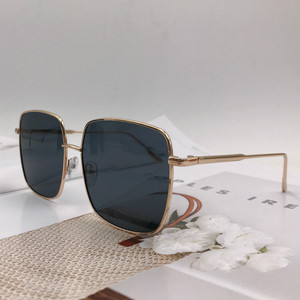 Gafas de sol cuadradas retro de marca D con montura completa UV400 para mujer, protección solar para adultos - Product Image 2