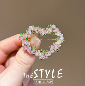 Broche en forme de cœur pour femme, en alliage, avec strass en cristal, bijou fantaisie, accessoire vestimentaire, cadeau - Product Image 4
