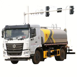 Camion pulvérisateur anti-poussière diesel Dongfeng 4x2 personnalisable, pompe, réservoir d'eau de 12 mètres cubes, norme d'émission Euro 3 pour routes urbaines - Product Image 1