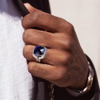 Bague en argent sterling 925 sur mesure en gros, pierre principale surdimensionnée, zircon 5A super brillant, design unique à double rangée factice