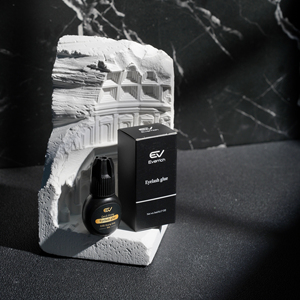 Colle d'extension de cils noire 3ml 5ml 10ml personnalisée, séchage lent, directement vendue par l'usine chinoise de colle, adhésif pour cils. - Product Image 1