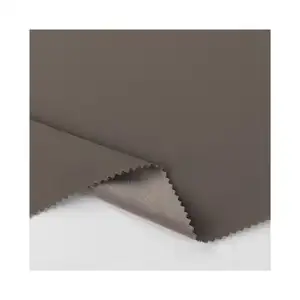 Vente en gros de peluche courte en nylon sergé mat extensible dans les quatre sens en polyester polyuréthane lié pour vêtement