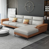 Canapé sectionnel moderne minimaliste en bois massif et tissu pour petits appartements et salons. Luxe, tendance, haut de gamme, technologique
