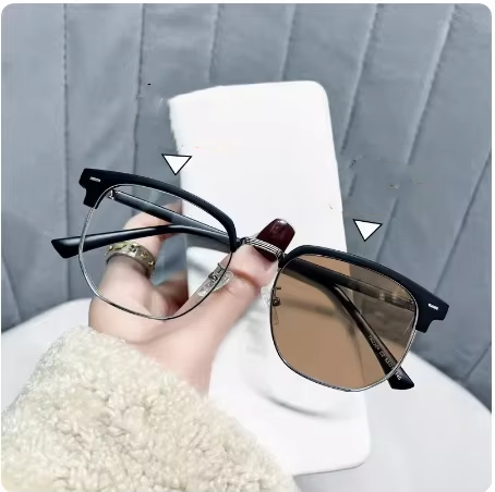 Black and silver frame changing tea