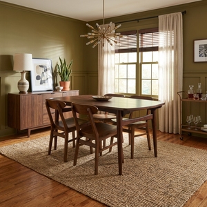 Un ensemble de table à manger ovale en bois massif, style Mid-Century Modern, tendance, avec quatre chaises, parfait pour rehausser l'ambiance de la salle à manger. - Product Image 3