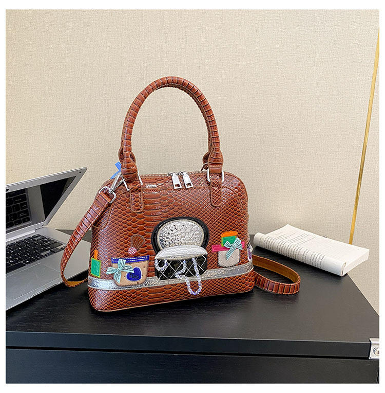 สีน้ำตาลเหลือง